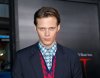 Bill-Skarsgard-Pictures-GIFs.jpg