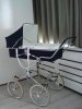 01c03197ca26625472a3438fb3e7e48a--vintage-pram-baby-prams.jpg