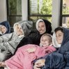 de-comfy-knuffeltrui-warme-deken-en-trui-in-1-970643_1080x1082.jpg