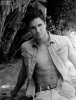 robbie-amell-shirtless.jpg