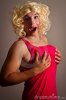 overweldigde-travestiet-17616799.jpg