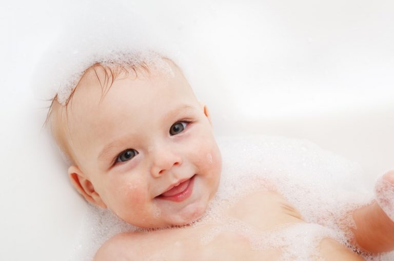 Gedetailleerd iets Afkeer Je baby in bad doen – Zwangerschapspagina